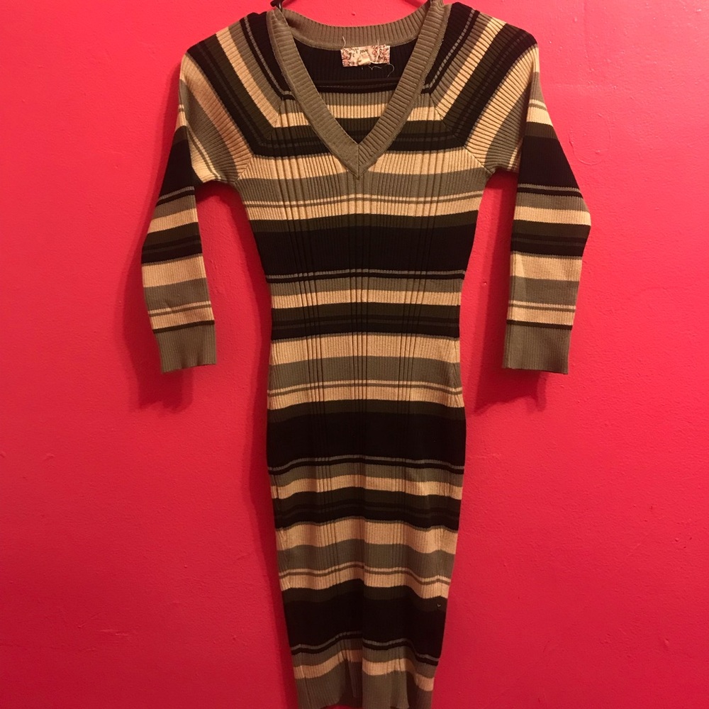 Striped olive dress 💕 - Picture 1 of 2